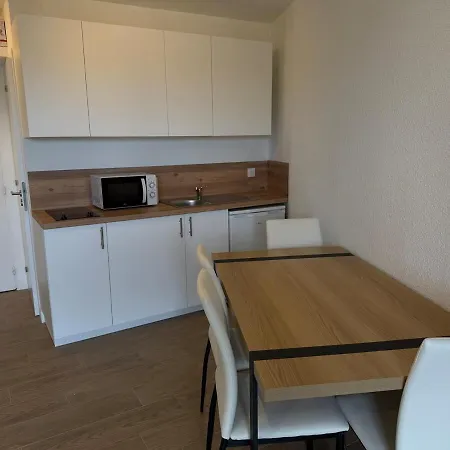 F2 Free Parking 7min To Airport Apartment