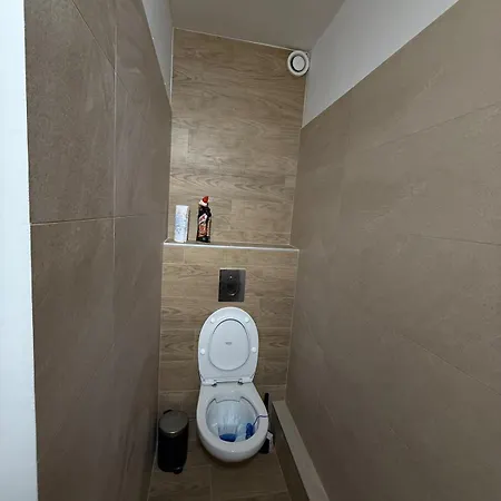F2 Free Parking 7min To Airport Apartment