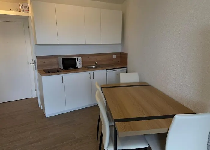 F2 Free Parking 7min To Airport Apartamento