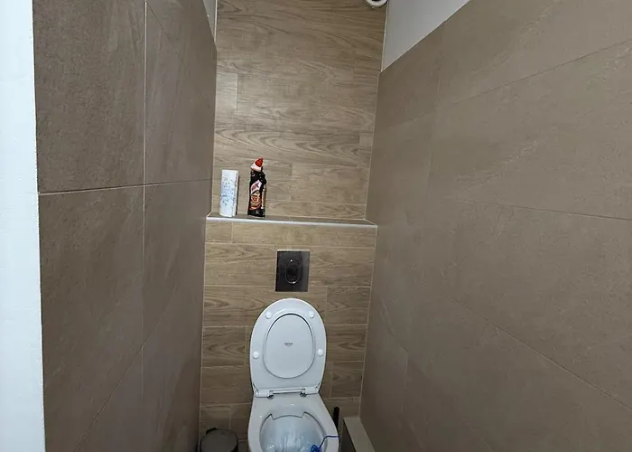F2 Free Parking 7min To Airport Apartamento